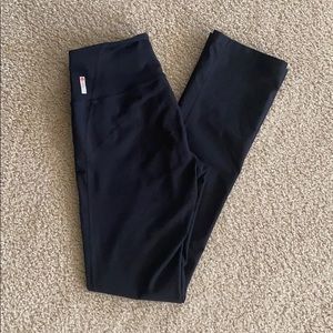 Black Zella Straight Leg Leggings- red tag